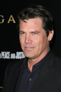 Josh Brolin at a Bvlgari Private Event Honoring Simon Fuller And Paul Hagg