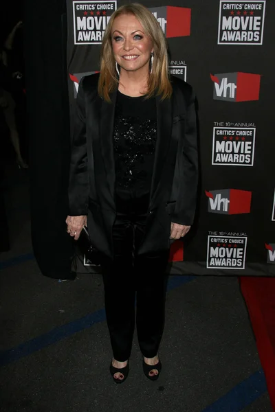 Jacki Weaver at the 16th Annual Critics' Choice Movie Awards Arrivals, Hol — Stok fotoğraf