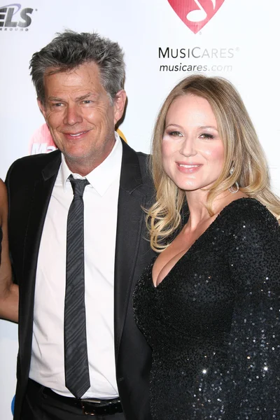 David Foster and Jewel at the MusiCares Tribute To Barbra Streisand, Los A — Stock Photo, Image