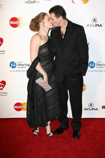 Crystal Bowersox and Brian Walker at the MusiCares Tribute To Barbra Stre — Stockfoto