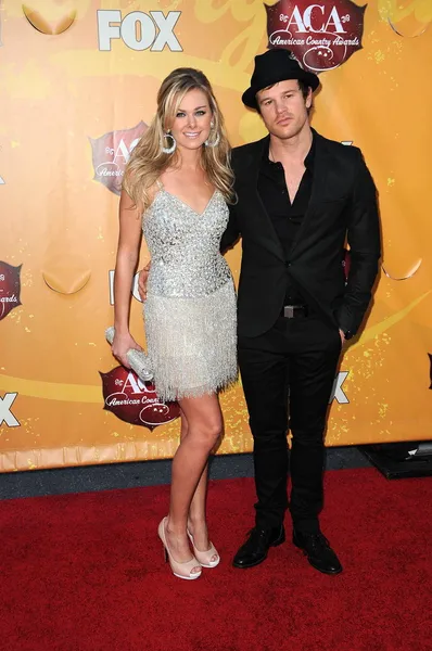 Laura Bell Bundy com convidado — Fotografia de Stock