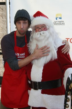 Joel David Moore at the Christmas Eve For Homeless Served at Los Angeles M