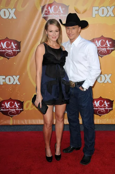 Jewel e Ty Murray al 2010 American Country Awards Arrivi, MGM Gran — Foto Stock