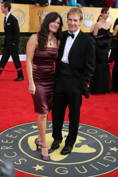 Chelsea Field and Scott Bakula at the 17th Annual Screen Actors Guild Awar — Stock Photo, Image