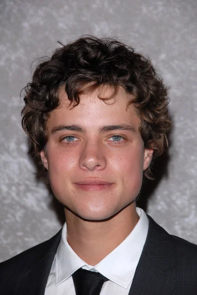 Douglas Smith no "Big Love" da HBO Season 5 Premiere. Diretores Guild of Am — Fotografia de Stock