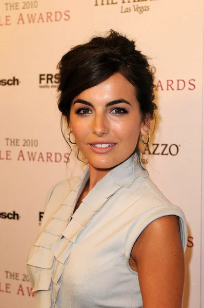 Camilla belle w hollywood stylu 2010 nagrody, Muzeum młoteczek, westwood, — Zdjęcie stockowe