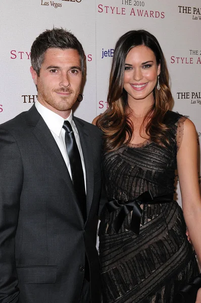 Dave Annable and Odette Yustman — Stok fotoğraf