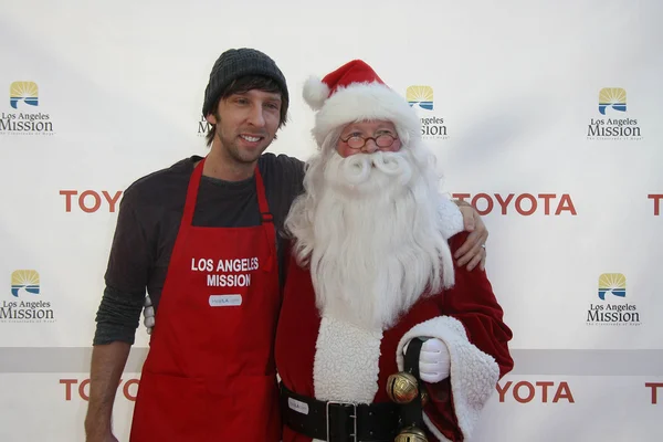 Joel David Moore at the Christmas Eve For Homeless Served at Los Angeles M — Φωτογραφία Αρχείου