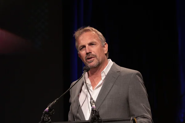 Kevin Costner at Annette Bening Honored at Santa Barbara Film Festival, Ar — Stock Photo, Image