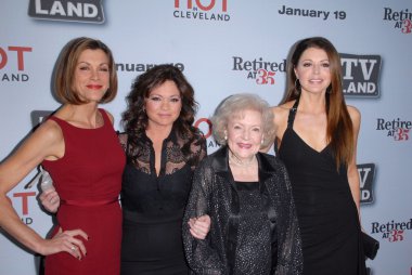 Wendy Malick, Valerie Bertinelli, Betty White, Janes Leeves