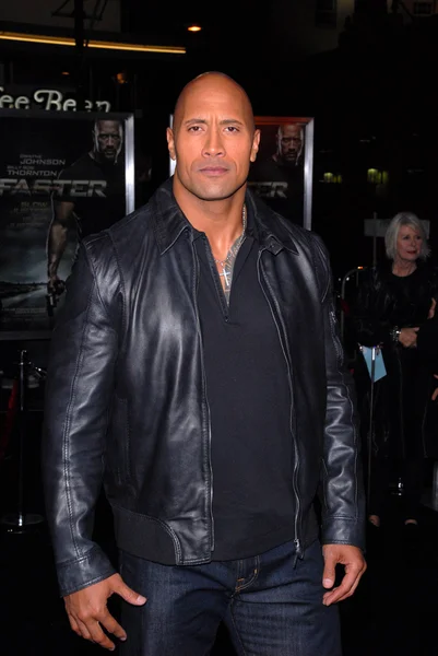 Dwayne Johnson at the premiere of "Faster," Chinese Theater, Hollywood, CA — Stock Photo, Image
