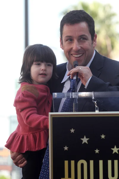 Adam sandler, soliga sandler på adam sandlers stjärna på hollywood gå av berömmelse ceremoni, hollywood, ca. 02-01-11 — Stockfoto