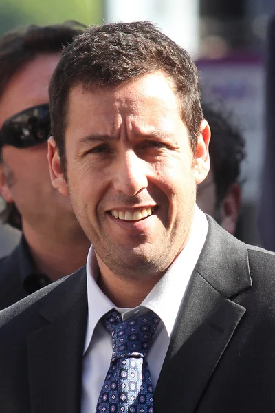 Adam sandler at adam sandlers star auf dem hollywood walk of fame, hollywood, ca. 02-01-11 — Stockfoto