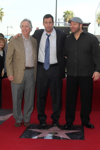 Henry Winkler, Adam Sandler e Kevin James em Adam Sandler 's Star no — Fotografia de Stock