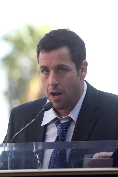 Adam Sandler på Adam Sandlers Star på Hollywood Walk of Fame ceremonien, Hollywood, CA. Tilsætningsstoffets sammensætning - Stock-foto