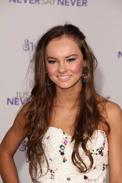 Madeline Carroll w "Justin Bieber: nigdy nie mów nigdy" Los Angeles premi — Zdjęcie stockowe