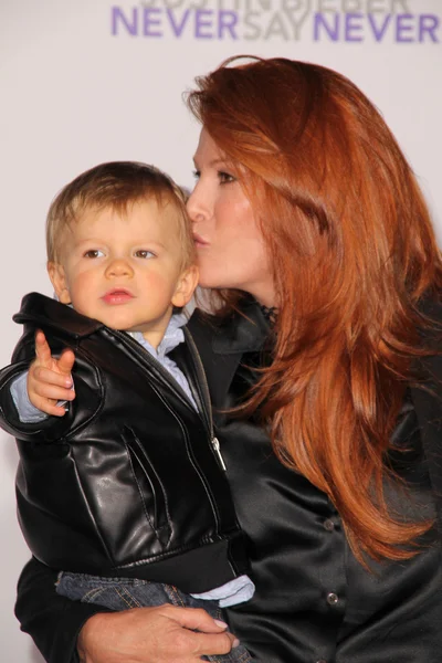 Angie Everhart — Photo