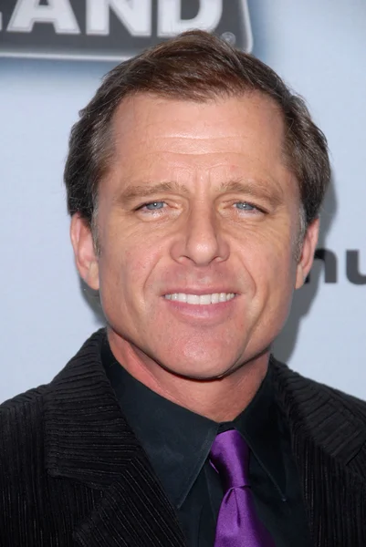 Maxwell Caulfield at "Hot In Cleveland" "Emekli 35" Premiere Party — Stok fotoğraf