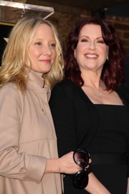 Anne Heche, Megan Mullally