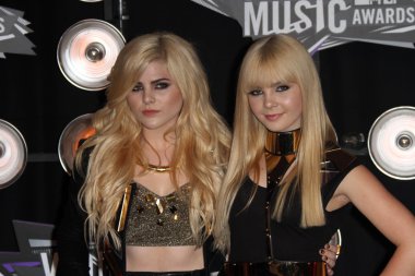 Destinee and Paris at the 2011 MTV Video Music Awards Arrivals, Nokia Thea