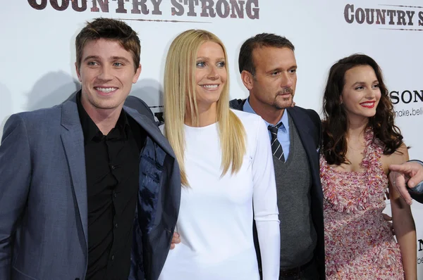 Garrett hedlund, gwyneth paltrow, tim mcgraw und leighton meester — Stockfoto