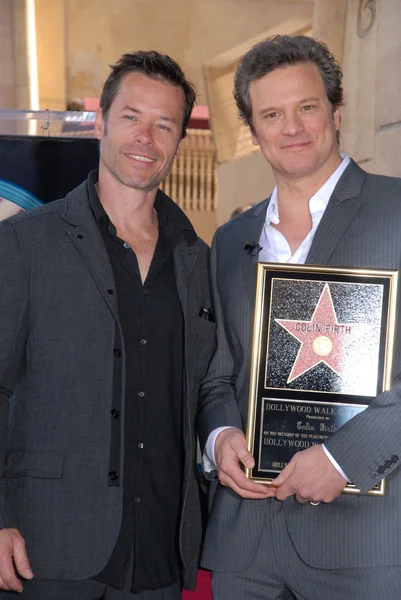 Guy Pearce and Colin Firth at the indiction ceremony for Colin Firth into — Stock Photo, Image