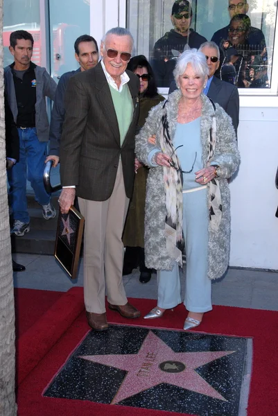 Stan Lee et son épouse Joan Lee — Photo