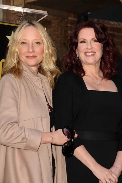 Anne Heche, Megan Mullally — Stock Photo, Image