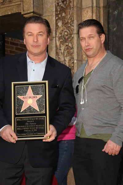 Alec Baldwin, Stephen Baldwin en Alec Baldwins Star en la ceremonia del Paseo de la Fama de Hollywood, Hollywood, CA. 02-14-11 — Foto de Stock