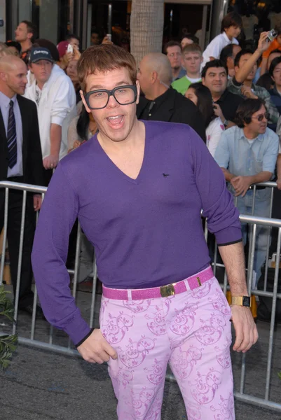 Perez Hilton at the "Gnomeo & Juliet" Los Angeles Premiere, El Capitan, Ho — Stock Photo, Image