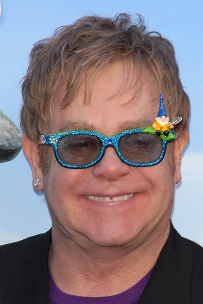 Elton john bei der "gnomeo & juliet" los angeles premiere, el capitan, holl — Stockfoto