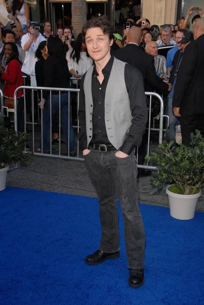 James mcavoy w "gnomeo & juliet" los angeles premiera, el capitan, ho — Zdjęcie stockowe