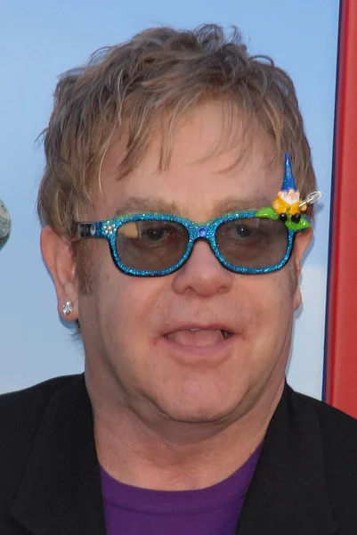 Elton John at the "Gnomeo & Juliet" Los Angeles Premiere, El Capitan, Holl — Stock Photo, Image
