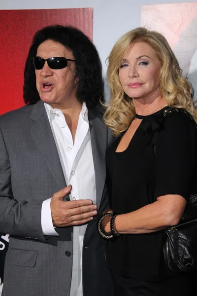 Gene simmons, shannon tweed bei der weltweiten Markteinführung der Blu-ray-DVD "Scarface" — Stockfoto