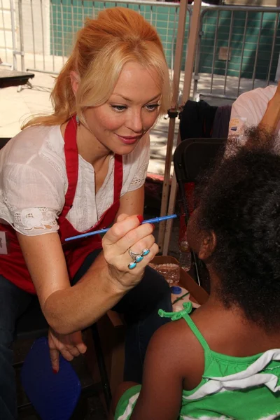 Charlotte Ross at the Skid Row Block Party at the Los Angeles Mission, Los — Stock Fotó