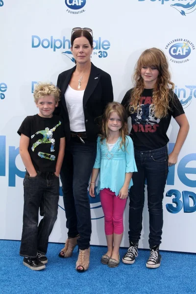 Marcia Gay Harden with daughter and twins — Stock Photo, Image