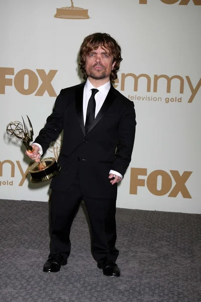 Peter Dinklage at the 63rd Primetime Emmy Awards Press Room, Nokia Theatre — Stockfoto