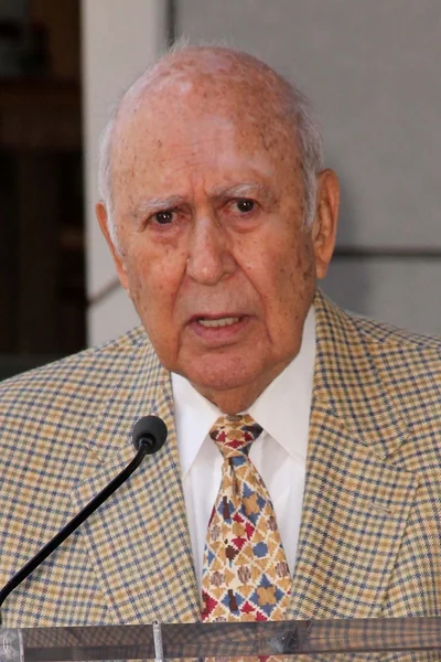 Carl reiner på jon cryer introduktionen i hollywood walk berömmelse, holl — Stockfoto