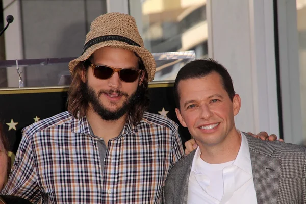 Ashton Kutcher, Jon Cryer — Stock Photo, Image