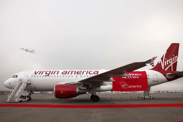 Atmosfera alla Virgin America Presentazione dell'aereo "Real Steel", Flig — Foto Stock
