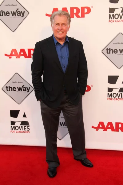 Martin Sheen at the AARP Movies For Grownups Premiere of "The Way," Nokia — Stock Photo, Image