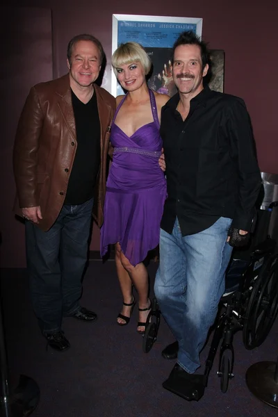 Greg Travis, Rena Riffel, Ford Austin w "Showgirls 2" Sneak Peek scre — Zdjęcie stockowe
