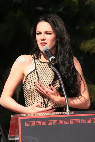 Kristen Stewart at the 'Twilight' Hand and Footprint Ceremony, Chinese The — Stock Photo, Image