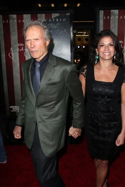 Clint Eastwood y su esposa — Foto de Stock