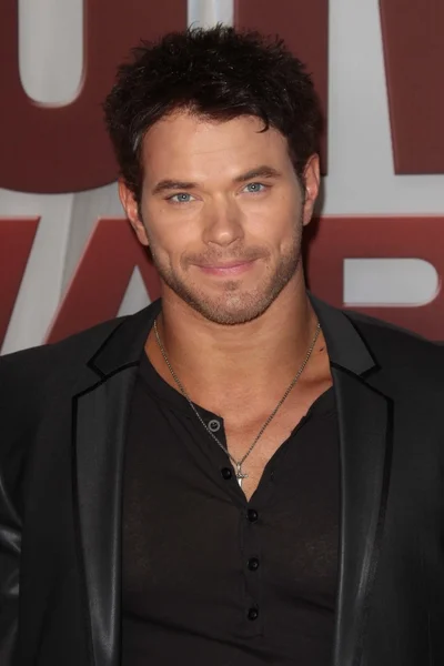 Kellan lutz på 2011 cma awards, bridgestone arena, nashville, tn 11-09 — Stockfoto