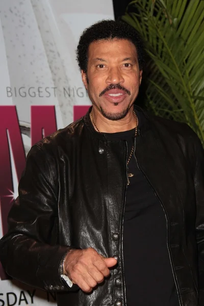 Lionel Richie at the 2011 CMA Awards, Bridgestone Arena, Nashville, TN 11- — Stockfoto