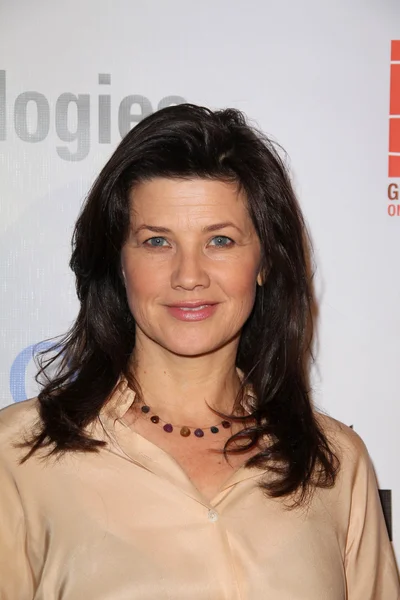 Daphne zuniga na globální akce awards gala, beverly hilton hotel, beve — Stock fotografie