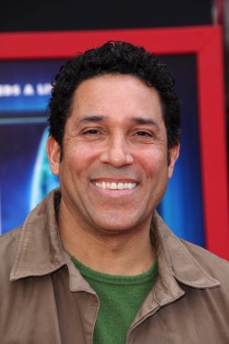 Oscar Nunez at 