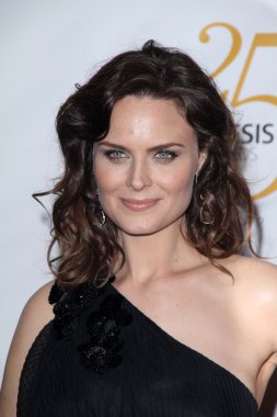 Emily deschanel 25 yıllık genesis Ödülleri, century plaza hotel, century city