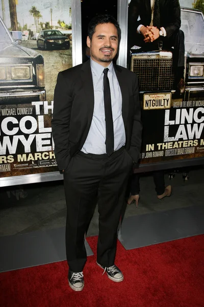 Michael Pena at "The Lincoln Lawyer" Los Angeles Screening, Arclight Theat — Stock Photo, Image